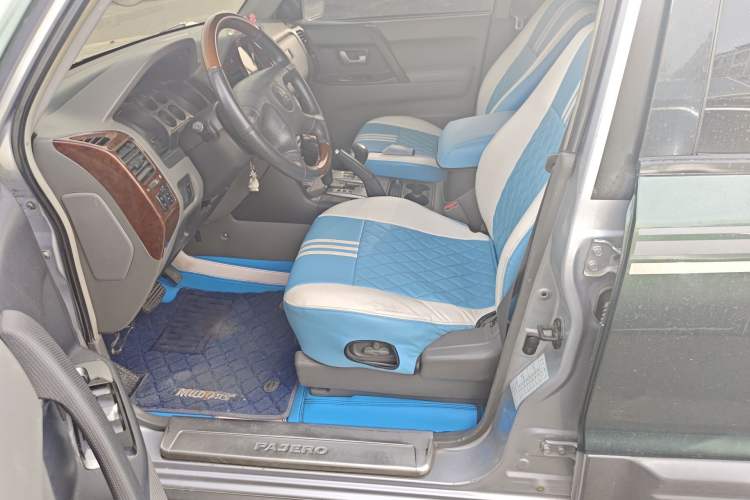 Used Mitsubishi Pajero 2006 3.0L AT GLS Left Front Seat