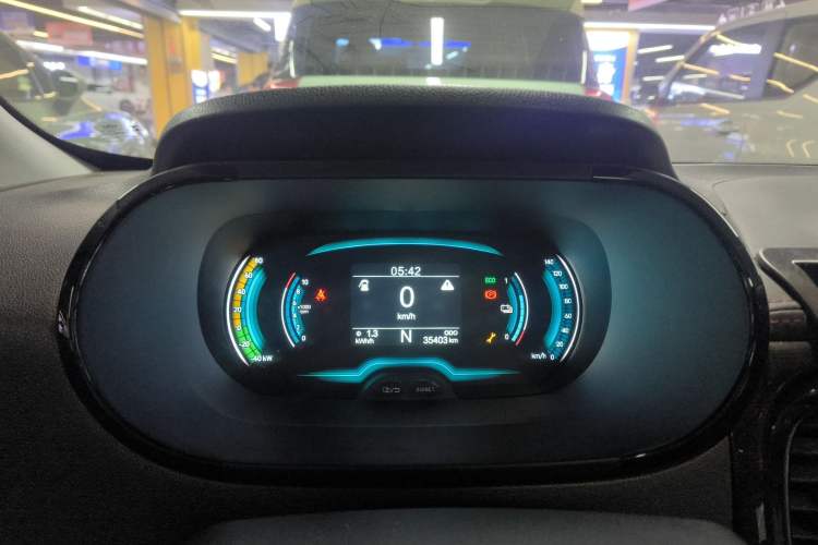 Used Chery New Energy Little Ant 2022 Revised Version Sweet Pink Edition Half-Sugar Version Lithium Iron Phosphate 30.7 kWh 30 kW 301 km