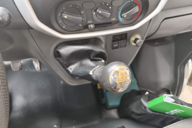 Used Karry Youyou 2012 1.2L Standard Version
