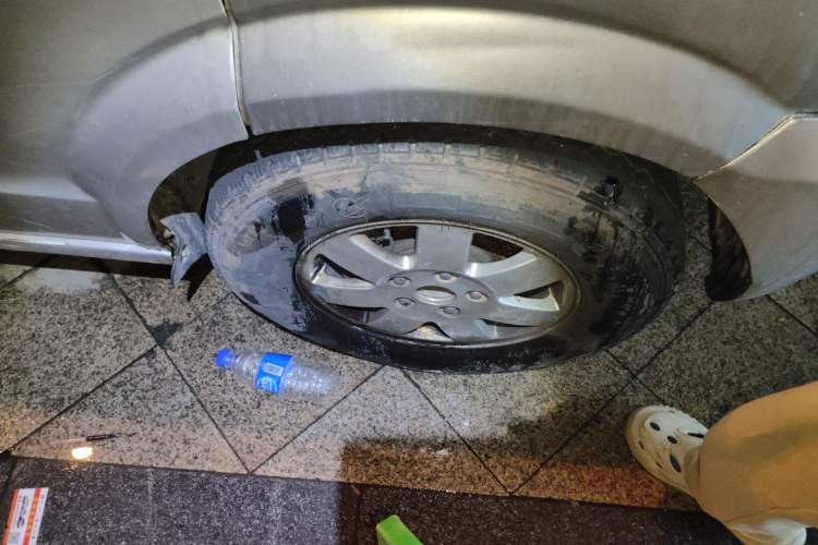 Used Dongfeng Xiaokang C37 2019 1.5L Standard II China VI Emission Standard DK15 Right Front Wheel Hub