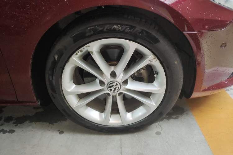 Used Volkswagen FAW-Volkswagen CC 2011 2.0 TSI Ultimate Edition Right Front Wheel Hub