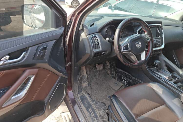 Used JMC Yusheng S350 2016 2.0T Automatic All-Wheel Drive Gasoline Luxury Version with Sunroof 5 Seats
