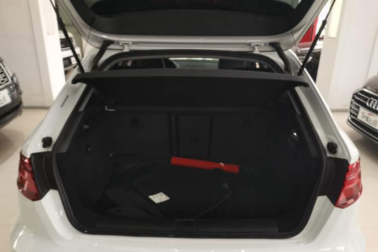 Used Audi A3 2019 Sportback 35 TFSI Fashion Edition China VI Emission Standard Trunk