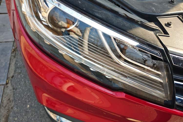 Used Roewe RX3 2018 1.6L CVT Flagship Edition Right Front Headlight