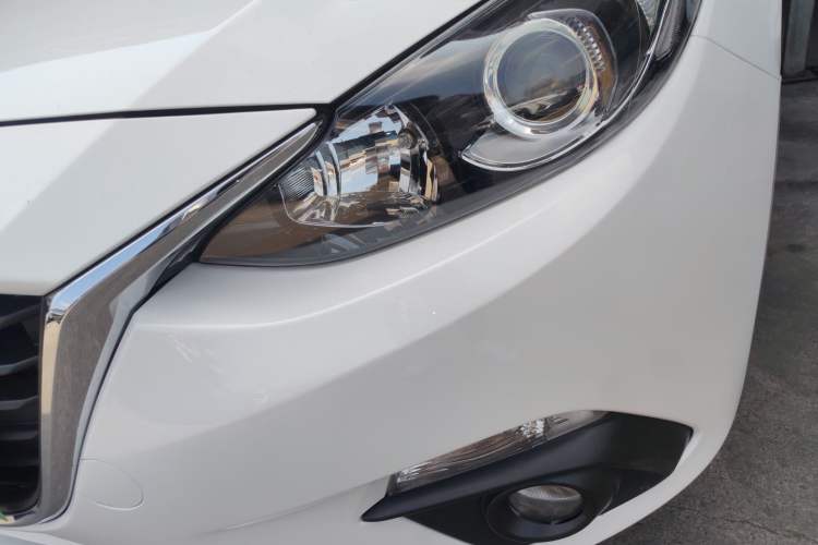 Used Mazda 3 Axela 2016 Sedan 2.0L Automatic Sport Model