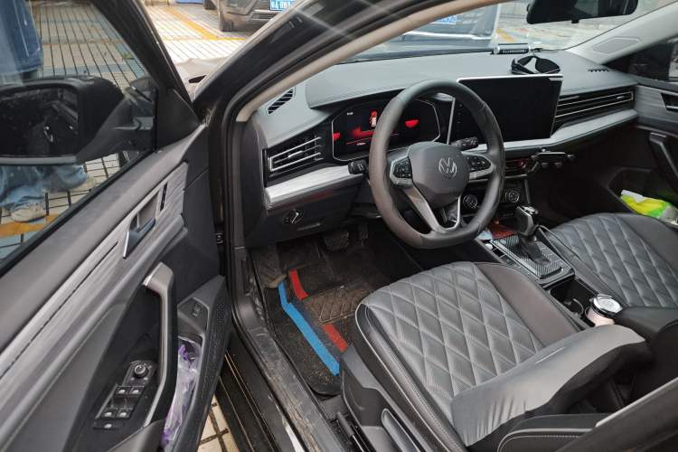 Used Volkswagen Sagitar 2023 300TSI DSG Excellence Edition Driver Seat