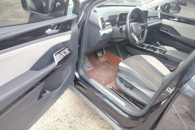 Used Volkswagen ID.6 CROZZ 2022 Long-Range PRO Edition Driver Seat