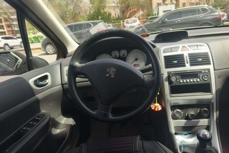 Used Peugeot 307 2012 Hatchback 1.6L Manual Comfort Edition
