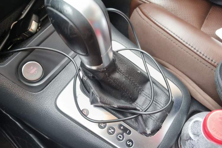 Used Volkswagen Tiguan 2015 1.8TSI Automatic All-Wheel-Drive Luxury Model Gear Lever