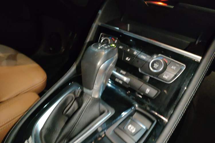 Used BMW 2 Series Active Tourer (Import) 2014 220i Luxury Design Package
