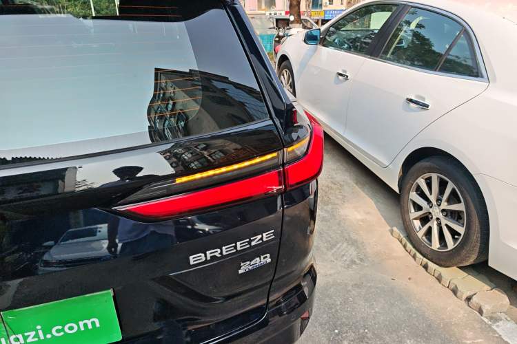 Used Honda Breeze 2023 240TURBO Two-Wheel-Drive Luxury Edition 5 Seats Right Rear Taillight