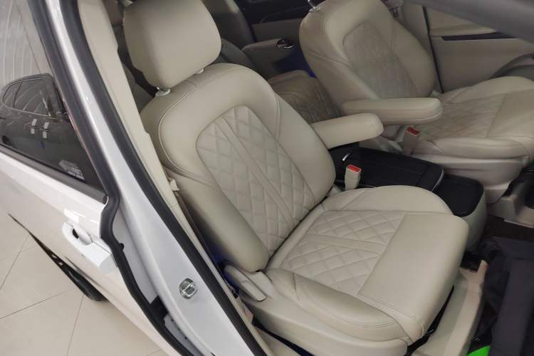 Used Buick GL8 2023 ES Lu Zun Comfort Model
