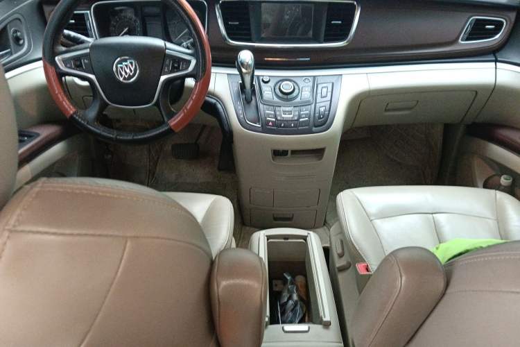 Used Buick GL8 2017 25S Prestige Version China V Standard Center Console