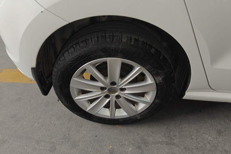 Used Volkswagen Polo 2014 1.6L Automatic Comfort Edition
