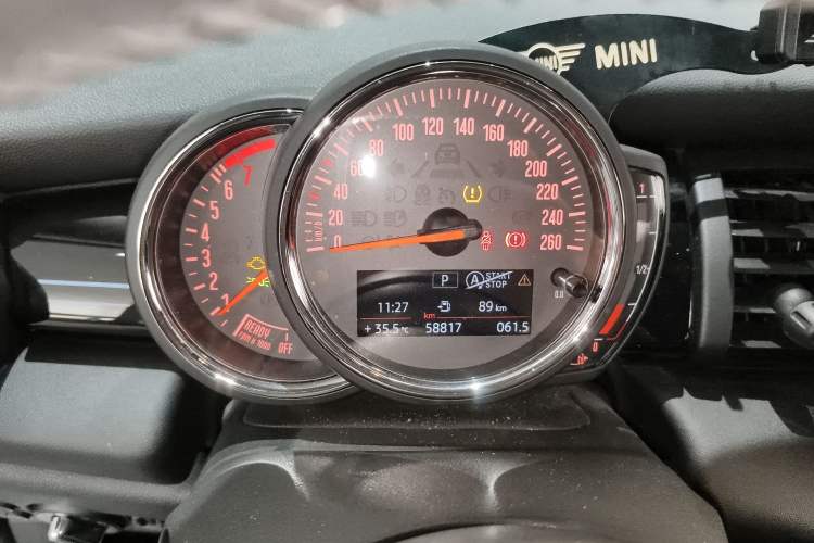 Used MINI 2018 1.5T COOPER Classic Edition Five-Door Version Instrument Cluster