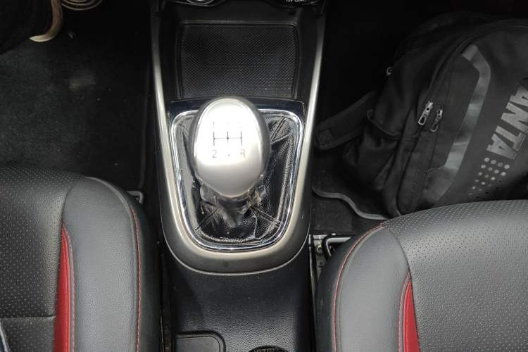 Used CHANGAN CS15 2016 1.5L Manual Fashion Edition
