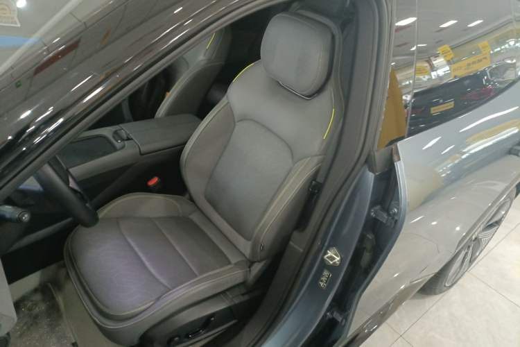 Used Lynk & Co 08 EM-P 2023 220km All-Wheel-Drive Performance Halo
