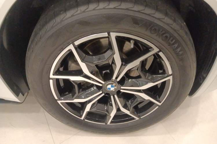 Used BMW X3 2022 xDrive25i M Sport Package Right Front Wheel Hub