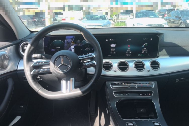 Used Mercedes-Benz E-Class 2023 E 260 L Sport Edition Center Console