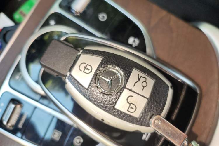 Used Mercedes-Benz GLC 2019 GLC 300 L 4MATIC Dynamic Model