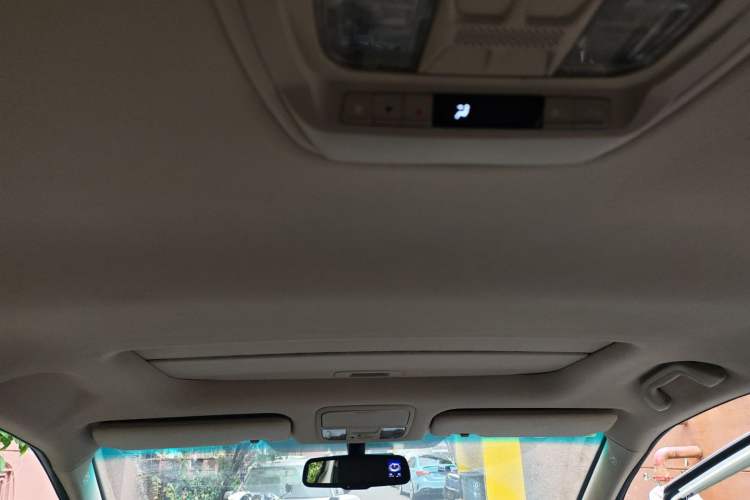 Used BYD M6 2015 2.4L Automatic Prestige Edition
