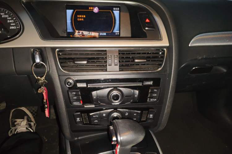 Used Audi A4L 2013 35 TFSI Automatic Standard Model Audio And AC Panel