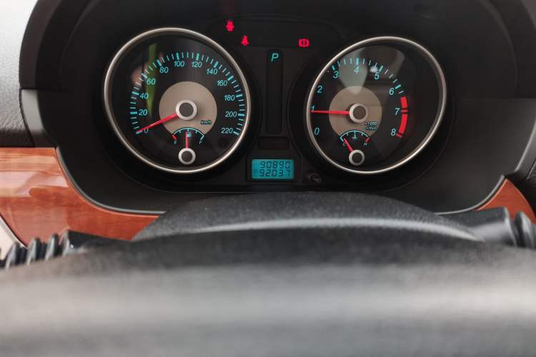 Used Buick Excelle 2011 1.6 LE-AT Odometer Close Up