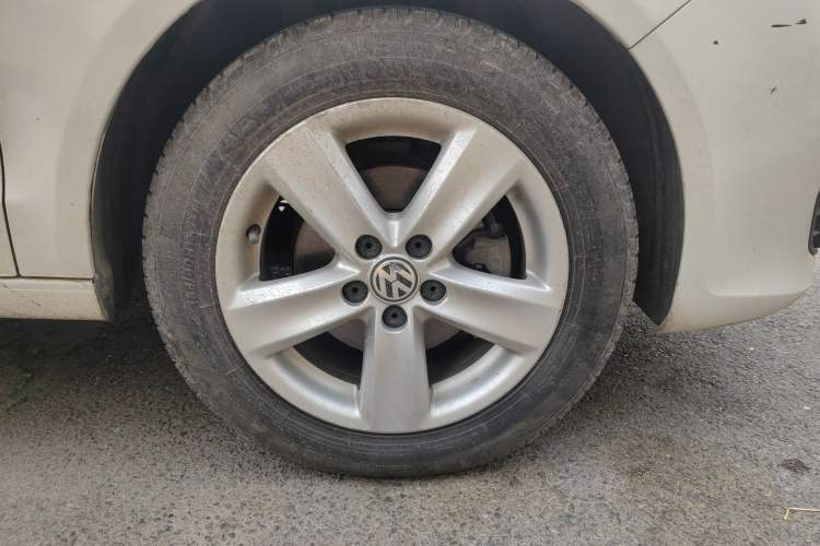 Used Volkswagen Polo 2011 Jingqu 1.6L Manual - Real Cool Edition