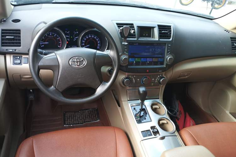 Used Toyota Highlander 2012 2.7L 2WD 5-Seater Elite Edition Center Console