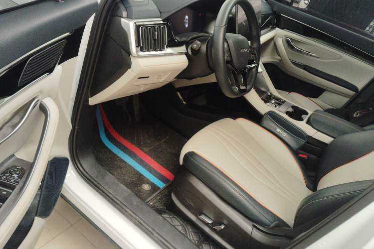 Used BYD Song PLUS New Energy 2024 HONOR Edition DM-i 110km Flagship Model Driver Seat