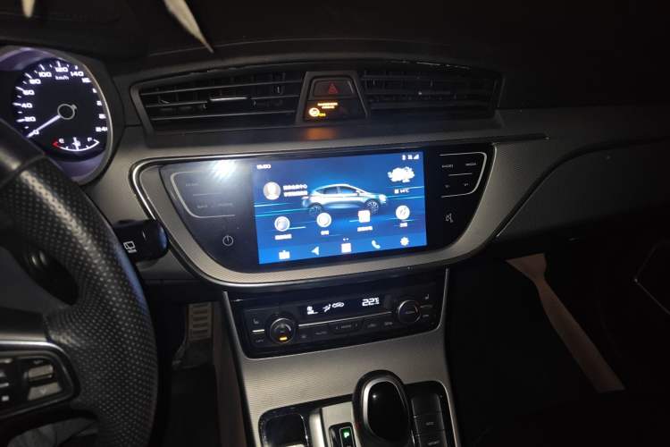 Used Geely Auto Emgrand GS 2018 Lingchao Edition 1.4T Automatic ZhenShang Smart Connectivity Model Audio And AC Panel