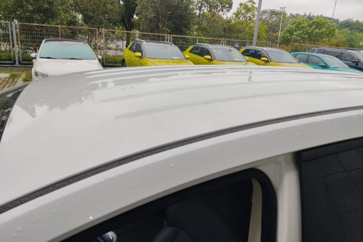 Used Livan Maple 80v L 2024 515 km Range 7 Seats