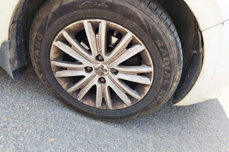 Used Peugeot 301 2014 1.6L Manual Comfort Edition Right Front Wheel Hub