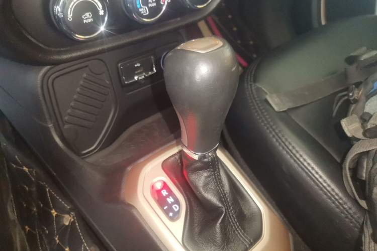 Used Jeep Renegade 2017 180T Automatic Kinetic Edition+
