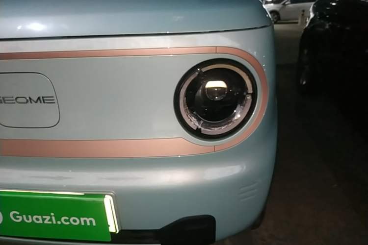Used Geely Galaxy Panda 2024 Panda Mini 200km Endurance Bear Left Front Headlight