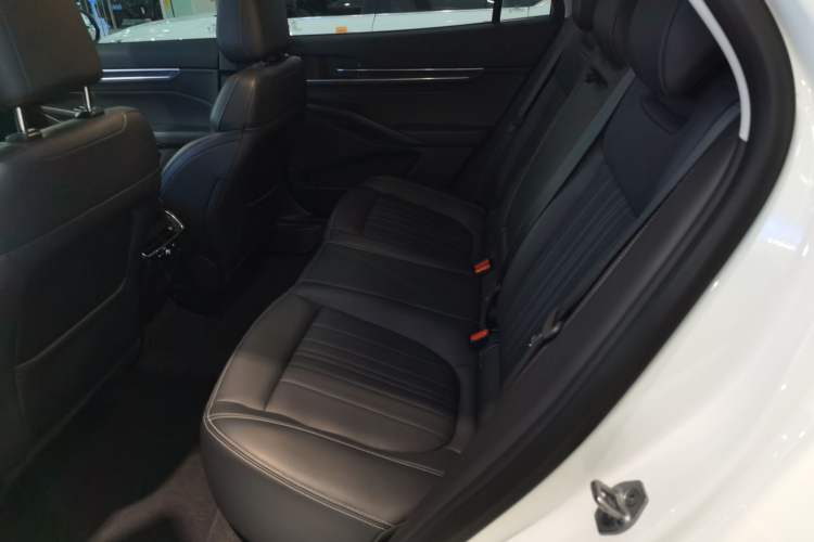 Used Ford Mondeo 2025 2.0T EcoBoost Luxury Version
