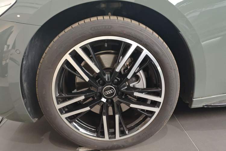 Used Audi A5L 2026 2.0T Sport Plus Left Front Wheel Hub