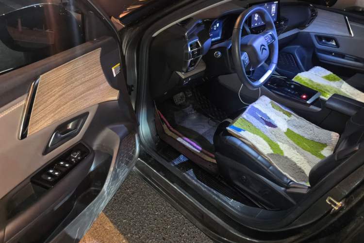 Used Citroen C5 X 2021 1.6T Impressive Edition Driver Seat