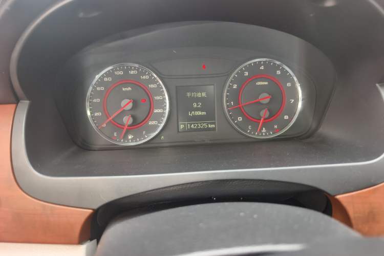 Used SAIC MAXUS G10 2014 2.0T Automatic Luxury Executive Edition