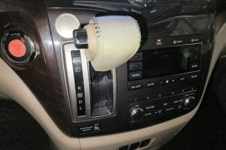 Used Nissan Quest 2013 3.5L SL Gear Lever