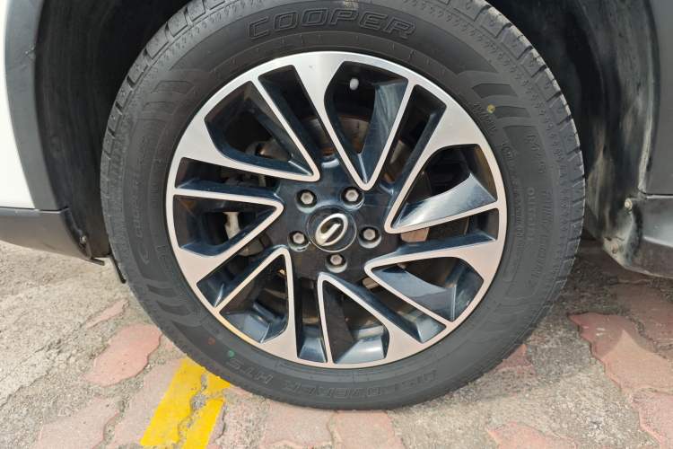 Used GAC Trumpchi GS4 2017 235T Automatic Two-Wheel Drive Elite Edition Left Front Wheel Hub