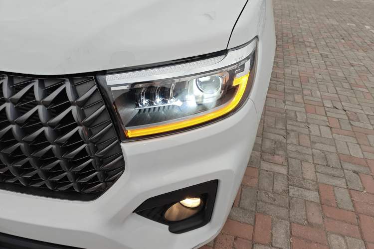 Used Great Wall Poer 2023 2.0T Commercial Version Automatic Diesel 4x4 Navigation Type Long Bed GW4D20M