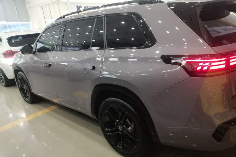 Used Volkswagen Teramont 2025 Tiguan Pro 450TSI Four-Wheel Drive Summit Edition
