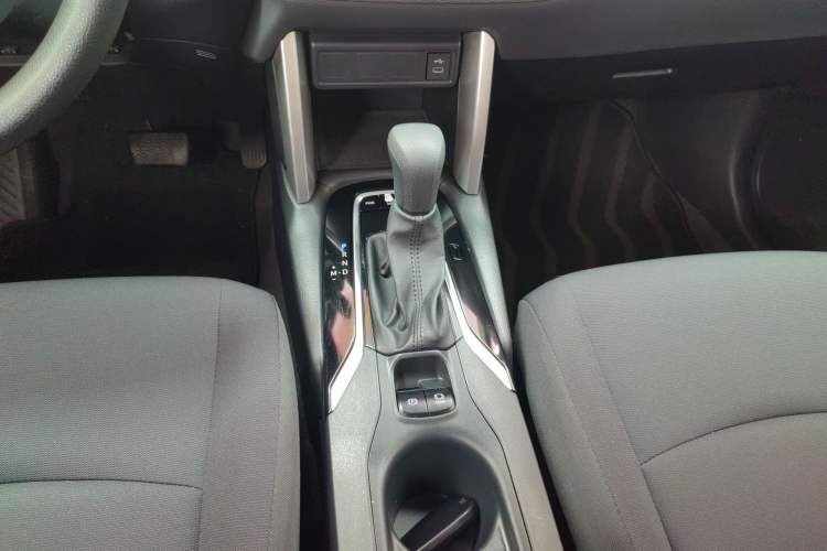 Used Toyota Corolla Cross 2023 2.0L Elite Edition Gear Lever