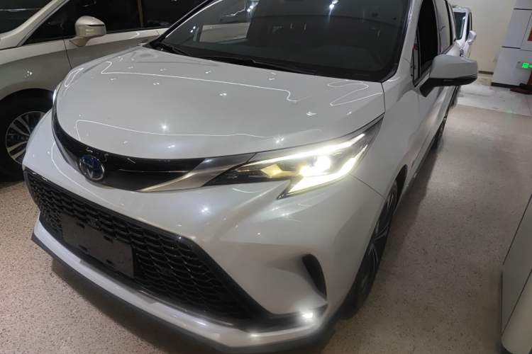 Used Toyota Granvia 2022 2.5L Hybrid Flagship Edition