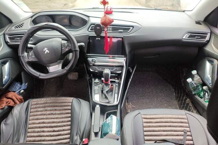 Used Peugeot 308 2016 1.6L Automatic Luxury Edition Center Console