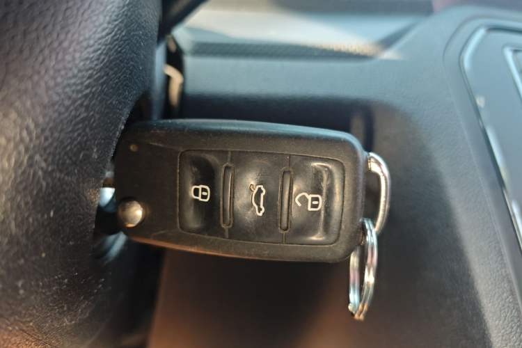 Used Volkswagen Jetta 2017 1.5L Manual Fashion Edition