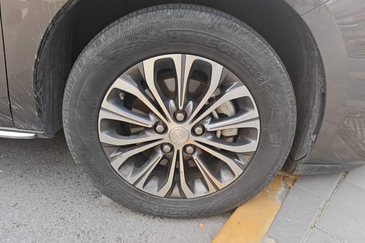 Used Buick GL8 2023 Land Executive Class 652T Smart Luxury Model
