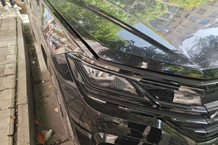 Used Volkswagen Touareg 2021 3.0 TSI Luxury Edition Black Diamond Sport Package Right Front Headlight