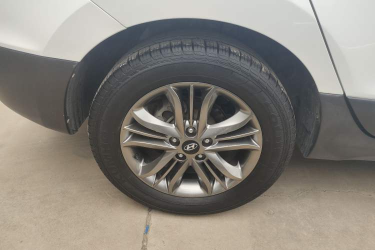 Used Hyundai ix35 2015 2.0L Automatic 2WD Smart Version China V Standard Right Rear Wheel Hub
